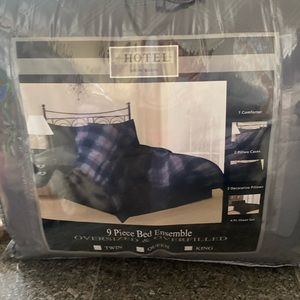 NWT hotel gray comforter sheet set queen